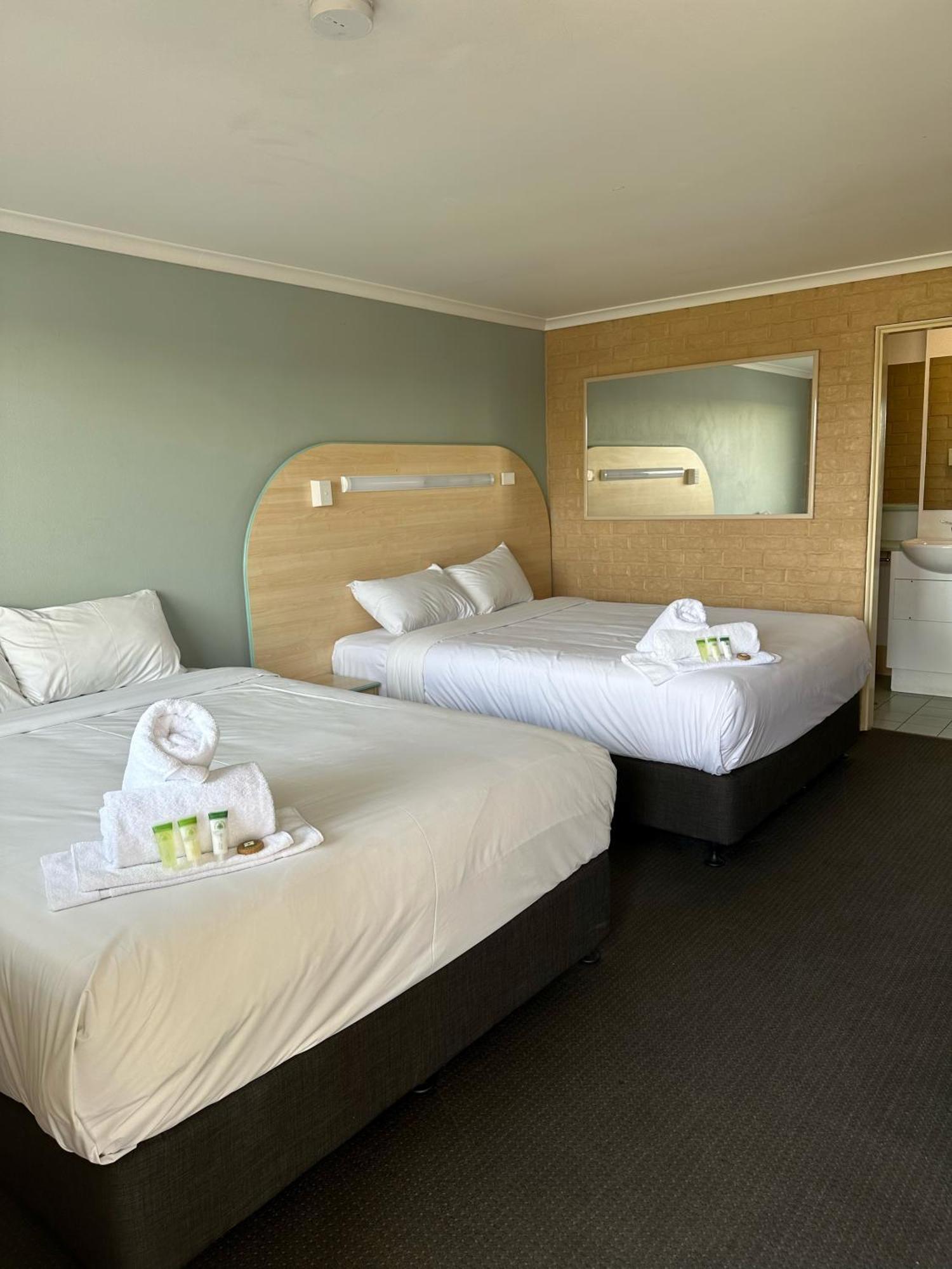 The Shamrock Hotel Toowoomba Exterior photo